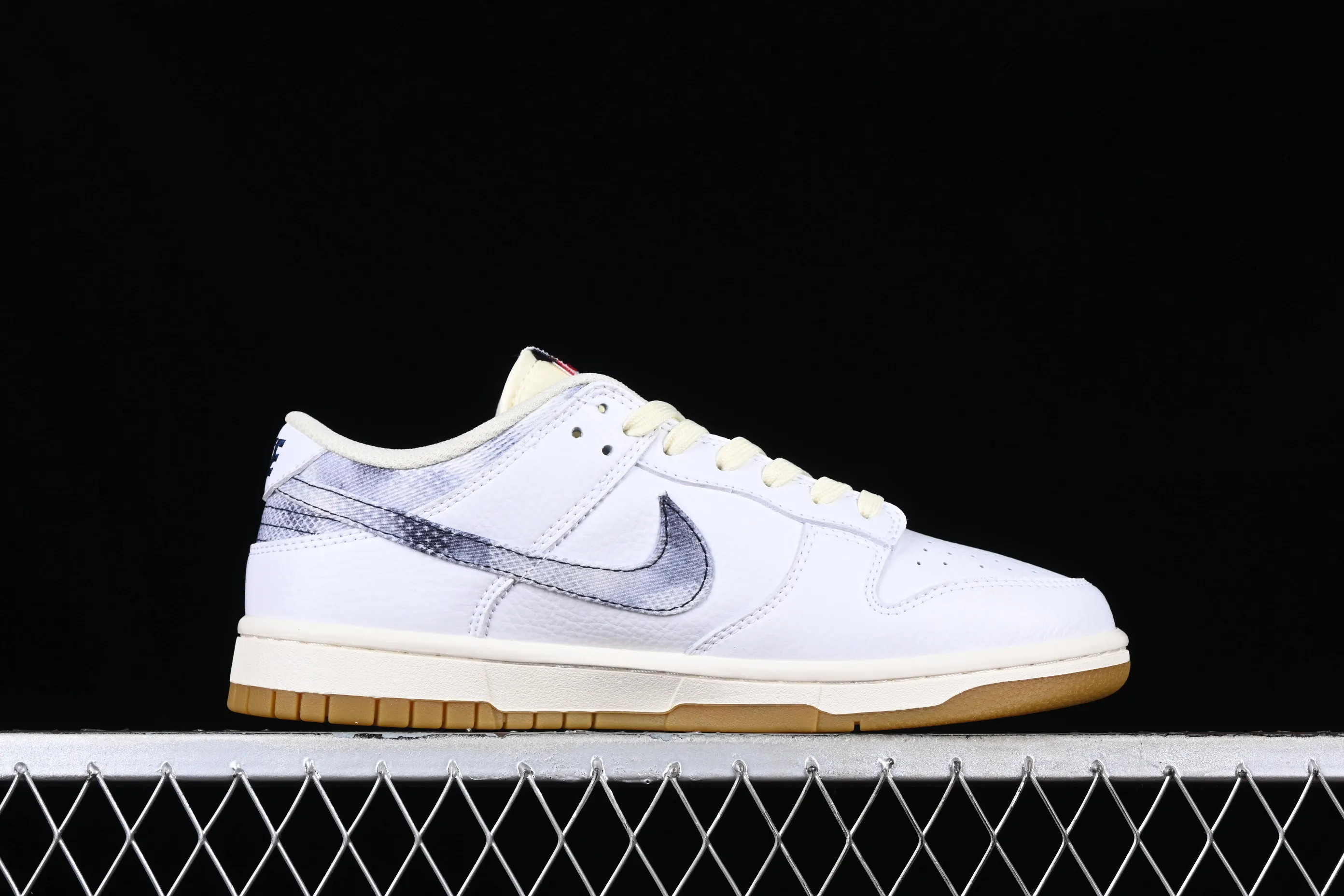 All categories Nk SB Dunk series Nk SB Dunk Low low-top sneakers Nk Dunk Low "Washed Denim" washed denim SB dunk series low-top casual sports skateboard shoes FN6881-100